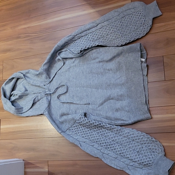 Nwt ONLY accessories knitted hooded sweater “one size” - Picture 5 of 6